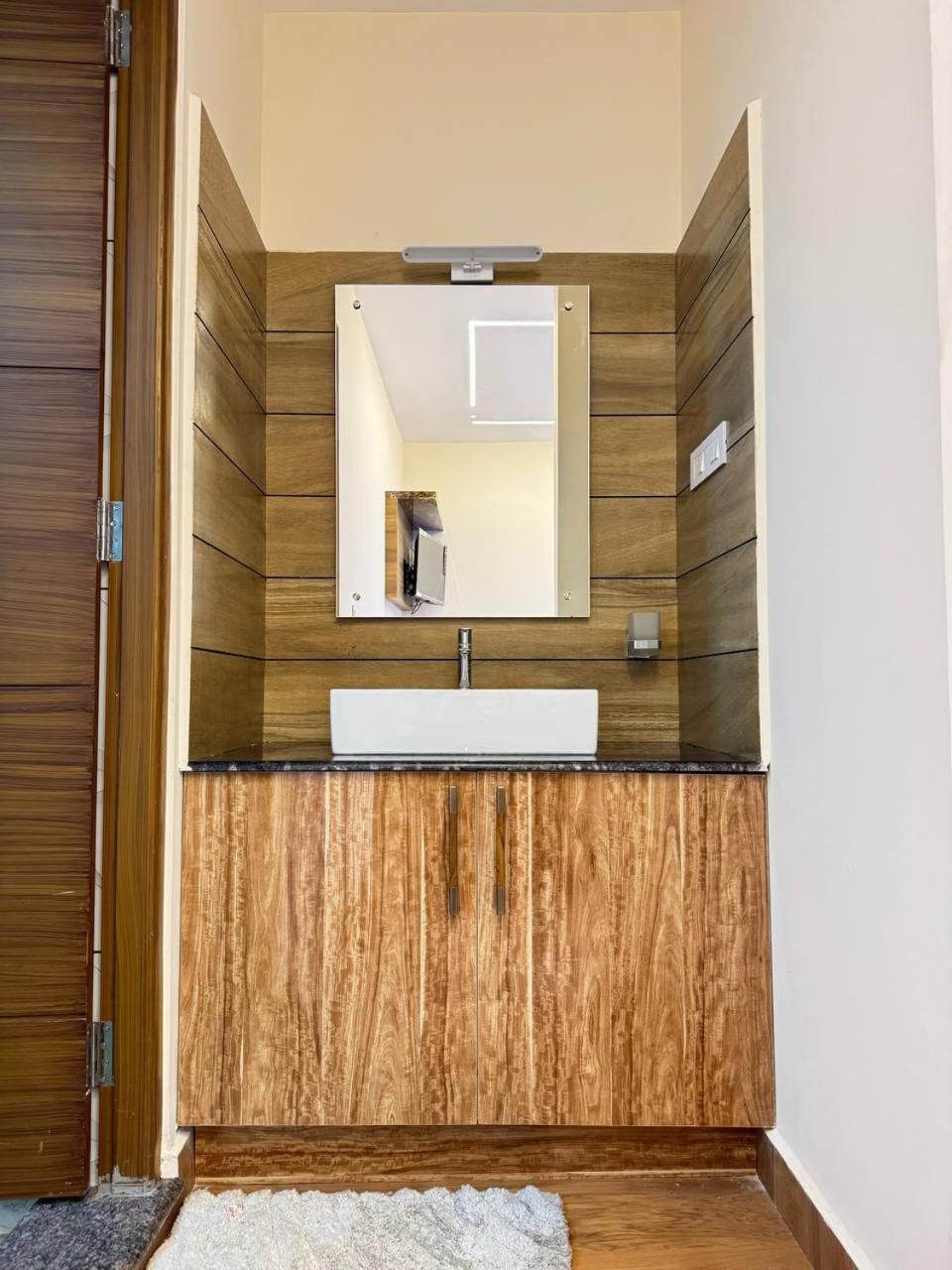 Krishnakripa Premium Residency Hotel Kochi Buitenkant foto