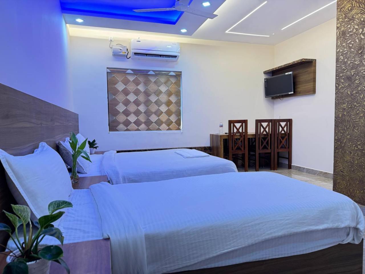 Krishnakripa Premium Residency Hotel Kochi Buitenkant foto