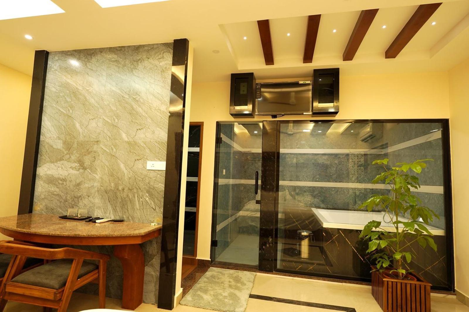 Krishnakripa Premium Residency Hotel Kochi Buitenkant foto