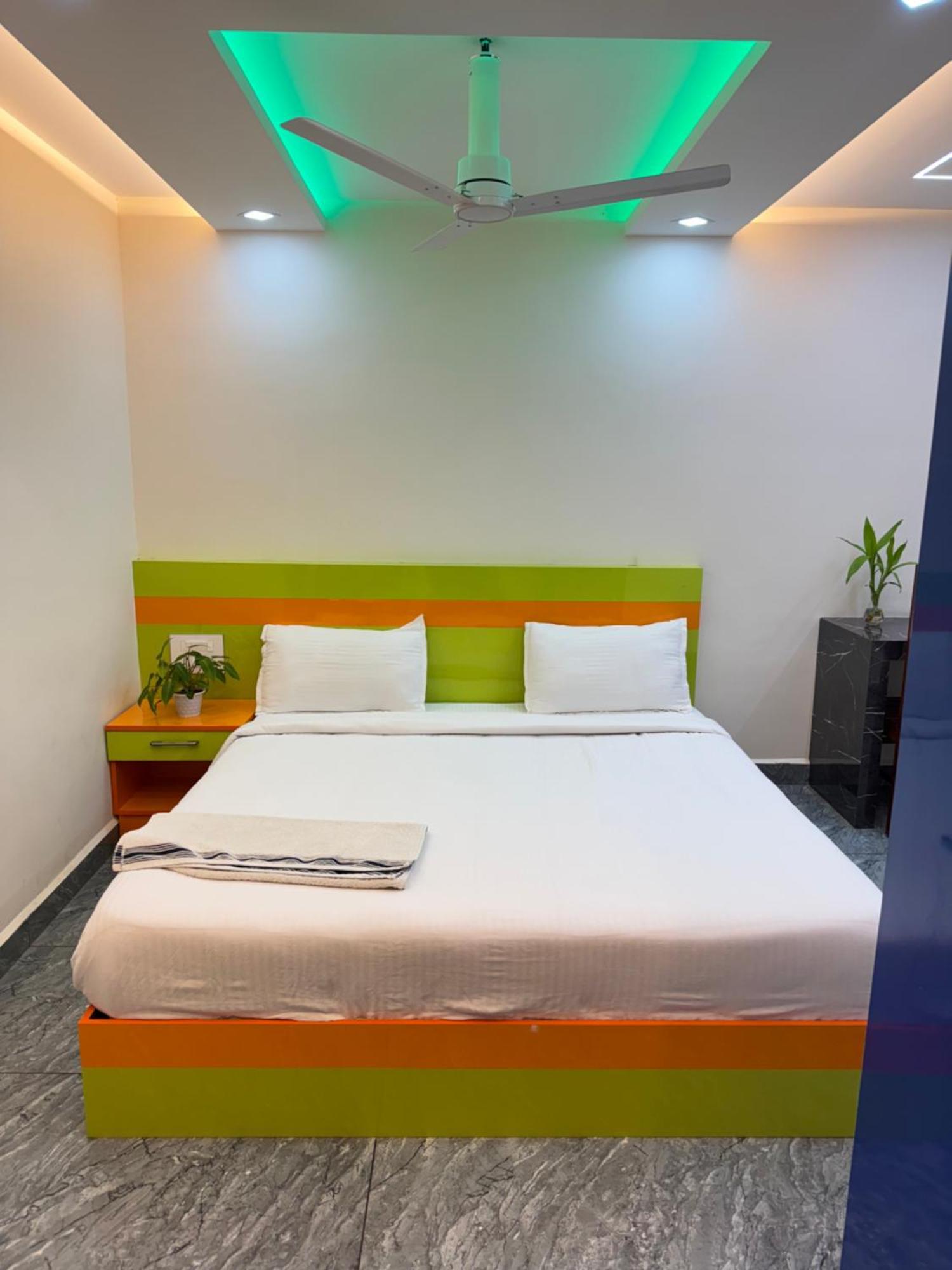 Krishnakripa Premium Residency Hotel Kochi Buitenkant foto