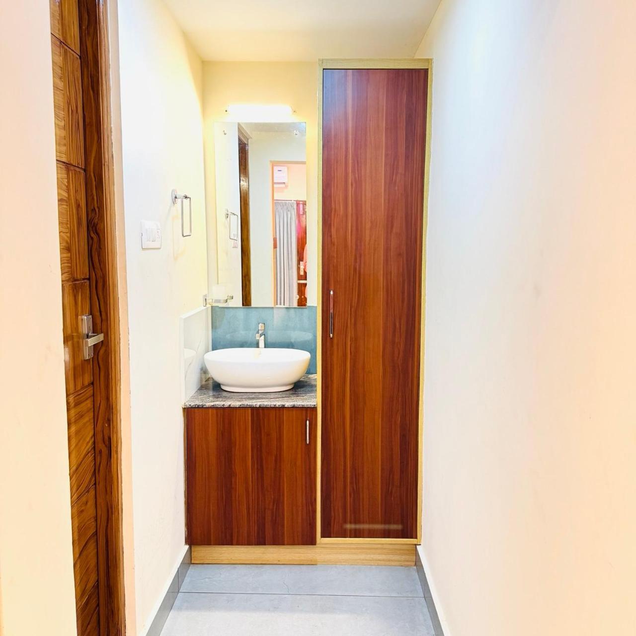 Krishnakripa Premium Residency Hotel Kochi Buitenkant foto